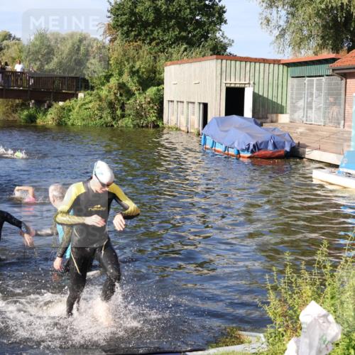 31.08.2025 - Elbe Triathlon Hamburg Luisa Fischer http://msf.ph/oto/8675559 31.08.2025 08:58:23 Schwimmen 426, 430, 439 meine-sportfotos.de