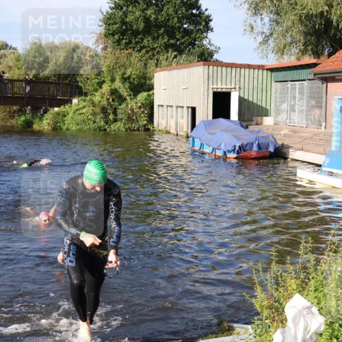 31.08.2025 - Elbe Triathlon Hamburg Luisa Fischer http://msf.ph/oto/8675574 31.08.2025 08:58:26 Schwimmen 395, 426, 430, 439 meine-sportfotos.de