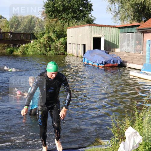 31.08.2025 - Elbe Triathlon Hamburg Luisa Fischer http://msf.ph/oto/8675575 31.08.2025 08:58:27 Schwimmen 395, 426, 430, 439 meine-sportfotos.de