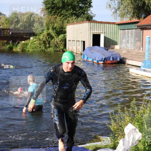 31.08.2025 - Elbe Triathlon Hamburg Luisa Fischer http://msf.ph/oto/8675577 31.08.2025 08:58:27 Schwimmen 395, 426, 430, 439 meine-sportfotos.de