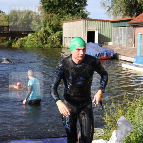 31.08.2025 - Elbe Triathlon Hamburg Luisa Fischer http://msf.ph/oto/8675579 31.08.2025 08:58:27 Schwimmen 395, 426, 430, 439 meine-sportfotos.de