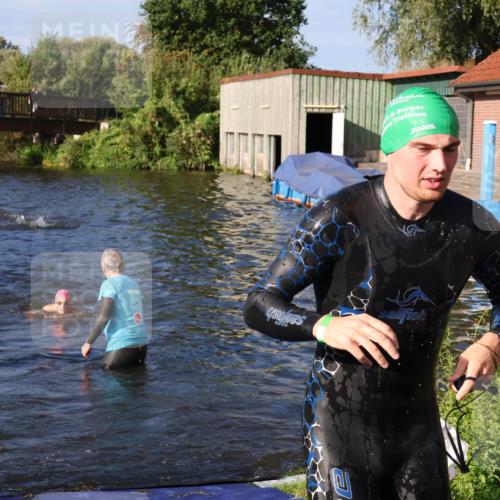 31.08.2025 - Elbe Triathlon Hamburg Luisa Fischer http://msf.ph/oto/8675581 31.08.2025 08:58:28 Schwimmen 395, 426, 430, 439 meine-sportfotos.de