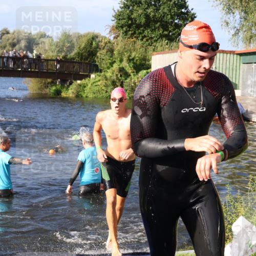 31.08.2025 - Elbe Triathlon Hamburg Luisa Fischer http://msf.ph/oto/8675601 31.08.2025 08:58:34 Schwimmen 395, 426, 464 meine-sportfotos.de