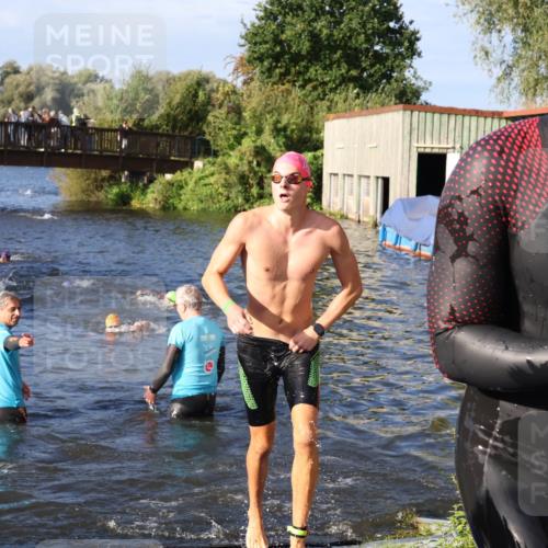 31.08.2025 - Elbe Triathlon Hamburg Luisa Fischer http://msf.ph/oto/8675602 31.08.2025 08:58:35 Schwimmen 395, 426, 464 meine-sportfotos.de