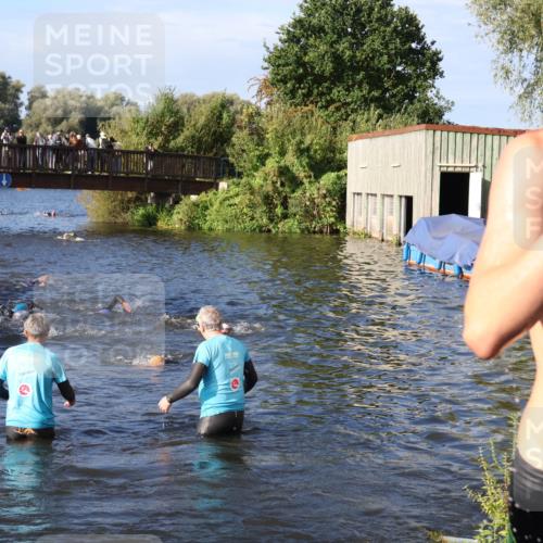 31.08.2025 - Elbe Triathlon Hamburg Luisa Fischer http://msf.ph/oto/8675609 31.08.2025 08:58:36 Schwimmen 395, 426, 464 meine-sportfotos.de