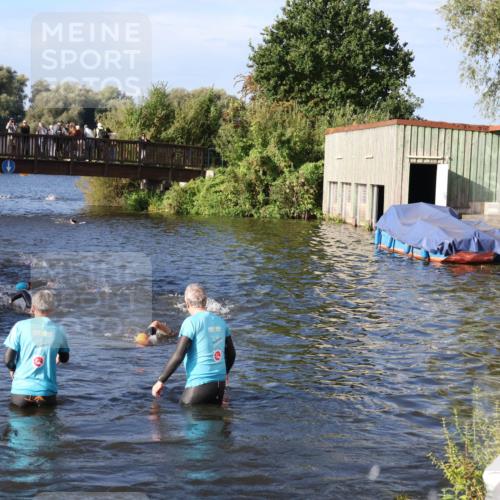 31.08.2025 - Elbe Triathlon Hamburg Luisa Fischer http://msf.ph/oto/8675610 31.08.2025 08:58:36 Schwimmen 395, 426, 464 meine-sportfotos.de