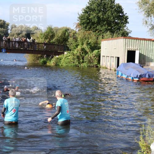 31.08.2025 - Elbe Triathlon Hamburg Luisa Fischer http://msf.ph/oto/8675616 31.08.2025 08:58:37 Schwimmen 395, 426, 464 meine-sportfotos.de