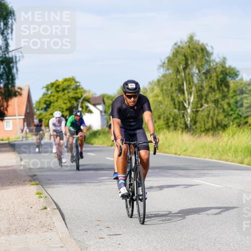 31.08.2025 - Elbe Triathlon Hamburg Michael Burmester http://msf.ph/oto/8675622 31.08.2025 10:20:51 Radfahren 419, 564, 588, 880, 931, 947, 968, 1012, 1023, 1100 meine-sportfotos.de
