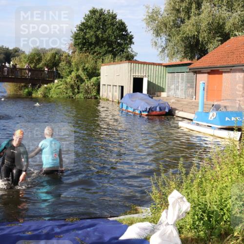 31.08.2025 - Elbe Triathlon Hamburg Luisa Fischer http://msf.ph/oto/8675655 31.08.2025 08:59:27 Schwimmen 322 meine-sportfotos.de