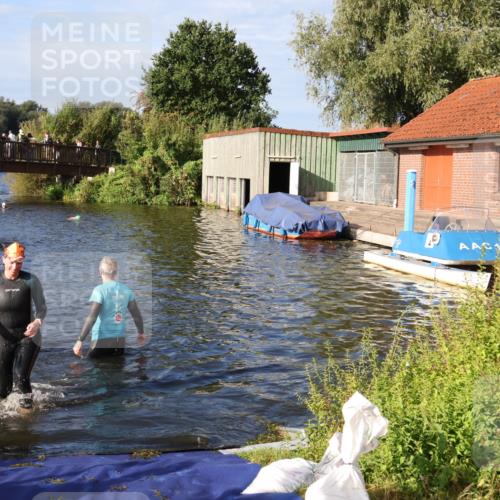 31.08.2025 - Elbe Triathlon Hamburg Luisa Fischer http://msf.ph/oto/8675659 31.08.2025 08:59:28 Schwimmen 322 meine-sportfotos.de