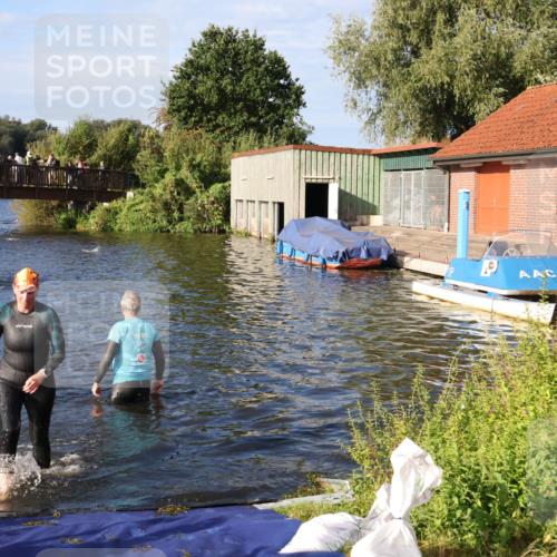 31.08.2025 - Elbe Triathlon Hamburg Luisa Fischer http://msf.ph/oto/8675663 31.08.2025 08:59:28 Schwimmen 322 meine-sportfotos.de