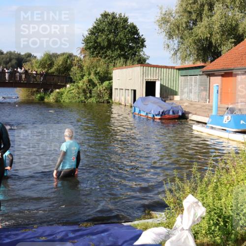 31.08.2025 - Elbe Triathlon Hamburg Luisa Fischer http://msf.ph/oto/8675671 31.08.2025 08:59:30 Schwimmen 322 meine-sportfotos.de