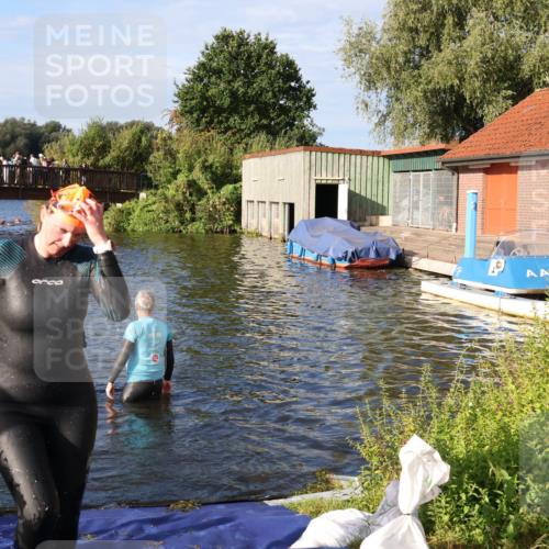 31.08.2025 - Elbe Triathlon Hamburg Luisa Fischer http://msf.ph/oto/8675677 31.08.2025 08:59:31 Schwimmen 322 meine-sportfotos.de