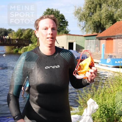 31.08.2025 - Elbe Triathlon Hamburg Luisa Fischer http://msf.ph/oto/8675682 31.08.2025 08:59:32 Schwimmen 322 meine-sportfotos.de