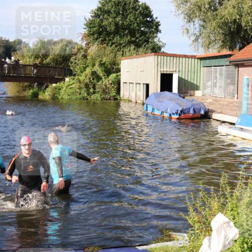 31.08.2025 - Elbe Triathlon Hamburg Luisa Fischer http://msf.ph/oto/8675689 31.08.2025 08:59:46 Schwimmen 453 meine-sportfotos.de