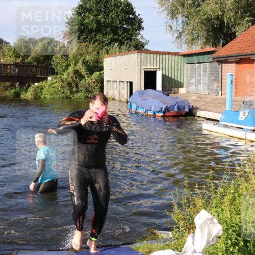 31.08.2025 - Elbe Triathlon Hamburg Luisa Fischer http://msf.ph/oto/8675699 31.08.2025 08:59:48 Schwimmen 445, 453 meine-sportfotos.de