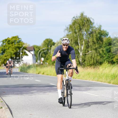 31.08.2025 - Elbe Triathlon Hamburg Michael Burmester http://msf.ph/oto/8675707 31.08.2025 10:21:18 Radfahren 687, 822, 1034, 1036 meine-sportfotos.de