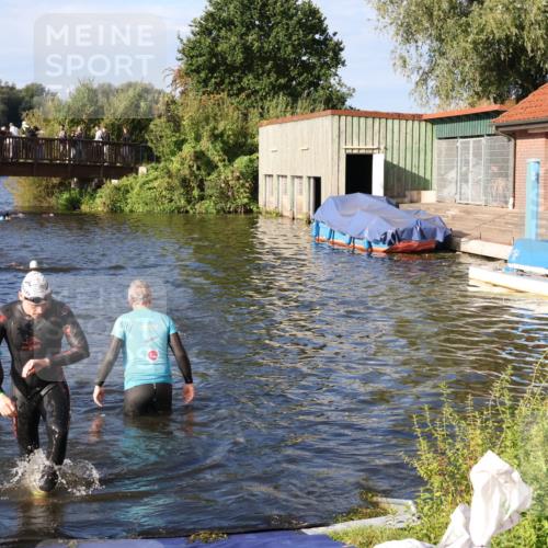 31.08.2025 - Elbe Triathlon Hamburg Luisa Fischer http://msf.ph/oto/8675708 31.08.2025 08:59:55 Schwimmen 445, 451 meine-sportfotos.de
