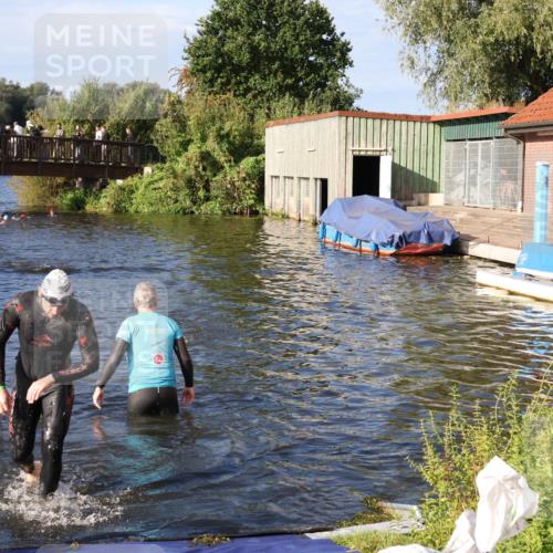 31.08.2025 - Elbe Triathlon Hamburg Luisa Fischer http://msf.ph/oto/8675709 31.08.2025 08:59:55 Schwimmen 445, 451 meine-sportfotos.de