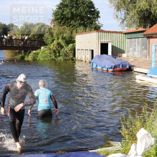 31.08.2025 - Elbe Triathlon Hamburg Luisa Fischer http://msf.ph/oto/8675711 31.08.2025 08:59:55 Schwimmen 445, 451 meine-sportfotos.de