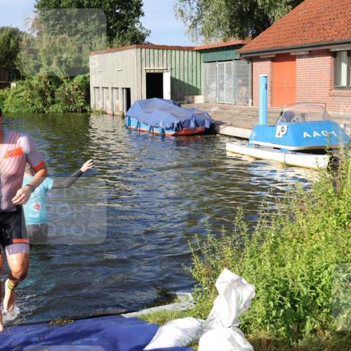 31.08.2025 - Elbe Triathlon Hamburg Luisa Fischer http://msf.ph/oto/8675722 31.08.2025 09:00:05 Schwimmen 451 meine-sportfotos.de