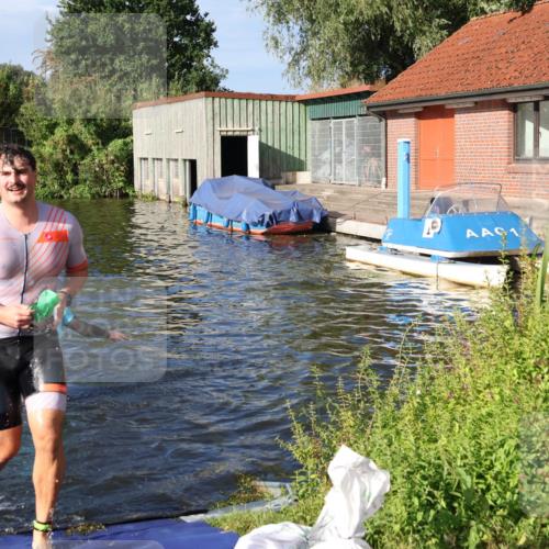 31.08.2025 - Elbe Triathlon Hamburg Luisa Fischer http://msf.ph/oto/8675723 31.08.2025 09:00:05 Schwimmen 451 meine-sportfotos.de