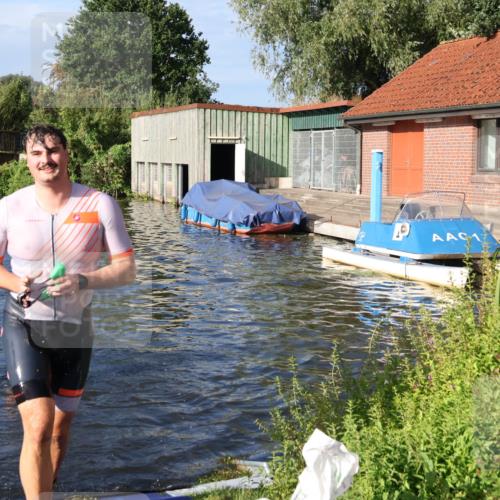 31.08.2025 - Elbe Triathlon Hamburg Luisa Fischer http://msf.ph/oto/8675726 31.08.2025 09:00:05 Schwimmen 451 meine-sportfotos.de