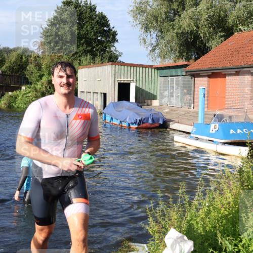 31.08.2025 - Elbe Triathlon Hamburg Luisa Fischer http://msf.ph/oto/8675727 31.08.2025 09:00:06 Schwimmen 451 meine-sportfotos.de