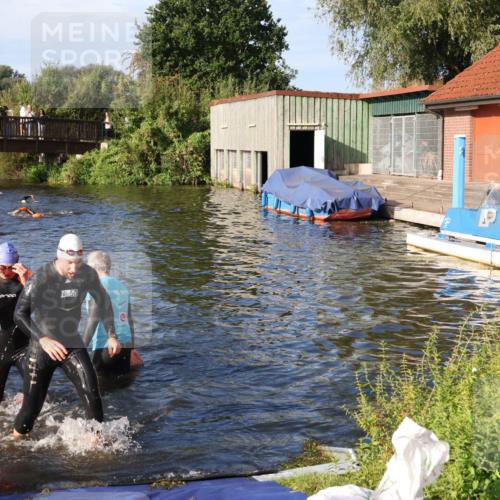 31.08.2025 - Elbe Triathlon Hamburg Luisa Fischer http://msf.ph/oto/8675736 31.08.2025 09:00:18 Schwimmen 456, 490 meine-sportfotos.de