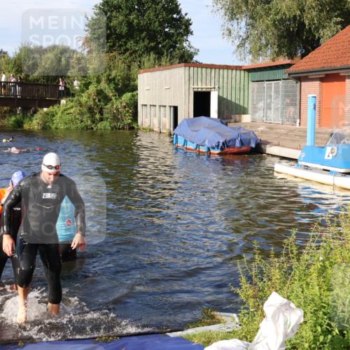31.08.2025 - Elbe Triathlon Hamburg Luisa Fischer http://msf.ph/oto/8675738 31.08.2025 09:00:18 Schwimmen 456, 490 meine-sportfotos.de