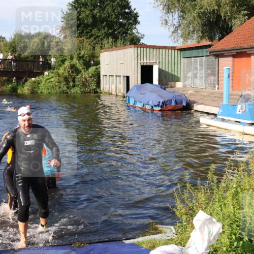 31.08.2025 - Elbe Triathlon Hamburg Luisa Fischer http://msf.ph/oto/8675739 31.08.2025 09:00:18 Schwimmen 456, 490 meine-sportfotos.de