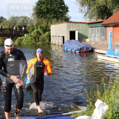31.08.2025 - Elbe Triathlon Hamburg Luisa Fischer http://msf.ph/oto/8675746 31.08.2025 09:00:20 Schwimmen 456, 490 meine-sportfotos.de