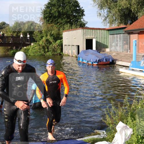 31.08.2025 - Elbe Triathlon Hamburg Luisa Fischer http://msf.ph/oto/8675747 31.08.2025 09:00:20 Schwimmen 456, 490 meine-sportfotos.de
