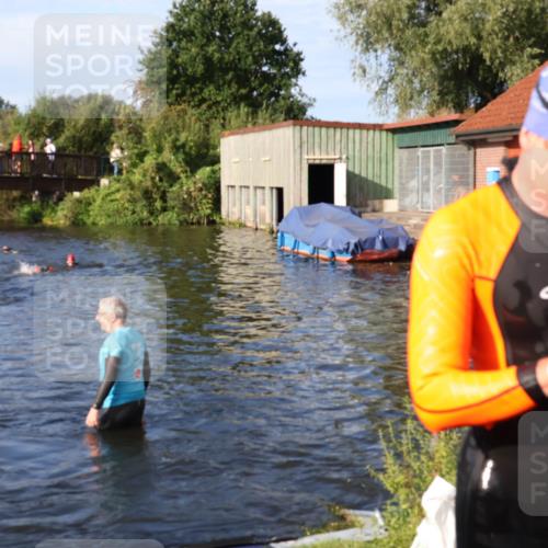 31.08.2025 - Elbe Triathlon Hamburg Luisa Fischer http://msf.ph/oto/8675759 31.08.2025 09:00:22 Schwimmen 456, 490 meine-sportfotos.de