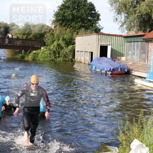 31.08.2025 - Elbe Triathlon Hamburg Luisa Fischer http://msf.ph/oto/8675761 31.08.2025 09:00:38 Schwimmen 393, 424 meine-sportfotos.de
