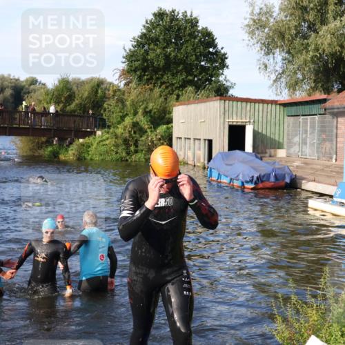 31.08.2025 - Elbe Triathlon Hamburg Luisa Fischer http://msf.ph/oto/8675768 31.08.2025 09:00:40 Schwimmen 393, 424 meine-sportfotos.de
