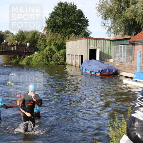 31.08.2025 - Elbe Triathlon Hamburg Luisa Fischer http://msf.ph/oto/8675775 31.08.2025 09:00:41 Schwimmen 393, 424, 489 meine-sportfotos.de