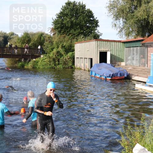 31.08.2025 - Elbe Triathlon Hamburg Luisa Fischer http://msf.ph/oto/8675779 31.08.2025 09:00:42 Schwimmen 393, 403, 424, 489 meine-sportfotos.de