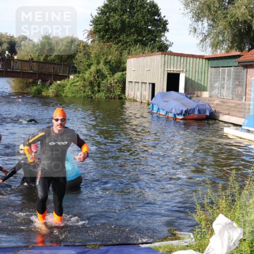31.08.2025 - Elbe Triathlon Hamburg Luisa Fischer http://msf.ph/oto/8675794 31.08.2025 09:00:49 Schwimmen 403, 414, 489 meine-sportfotos.de