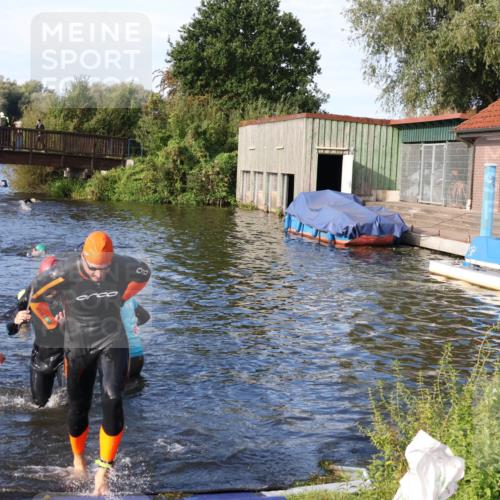 31.08.2025 - Elbe Triathlon Hamburg Luisa Fischer http://msf.ph/oto/8675798 31.08.2025 09:00:50 Schwimmen 403, 414, 489 meine-sportfotos.de