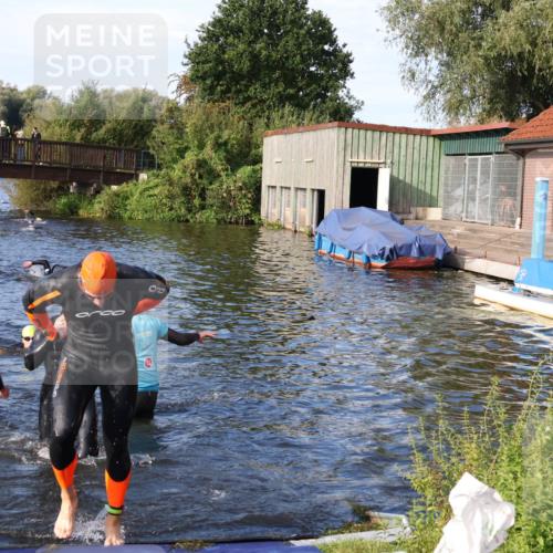 31.08.2025 - Elbe Triathlon Hamburg Luisa Fischer http://msf.ph/oto/8675800 31.08.2025 09:00:50 Schwimmen 403, 414, 489 meine-sportfotos.de