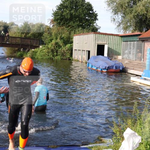 31.08.2025 - Elbe Triathlon Hamburg Luisa Fischer http://msf.ph/oto/8675803 31.08.2025 09:00:51 Schwimmen 403, 414, 489 meine-sportfotos.de