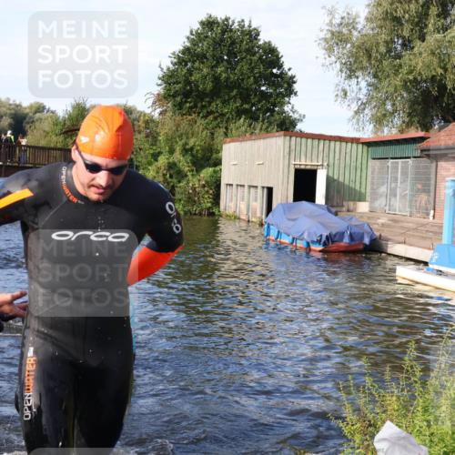 31.08.2025 - Elbe Triathlon Hamburg Luisa Fischer http://msf.ph/oto/8675809 31.08.2025 09:00:52 Schwimmen 403, 414, 489 meine-sportfotos.de