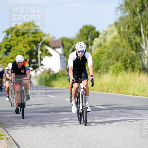 31.08.2025 - Elbe Triathlon Hamburg Michael Burmester http://msf.ph/oto/8675811 31.08.2025 10:21:39 Radfahren 736, 764, 766, 788, 900, 907, 933, 957, 986 meine-sportfotos.de