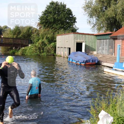31.08.2025 - Elbe Triathlon Hamburg Luisa Fischer http://msf.ph/oto/8675814 31.08.2025 09:00:57 Schwimmen 414 meine-sportfotos.de