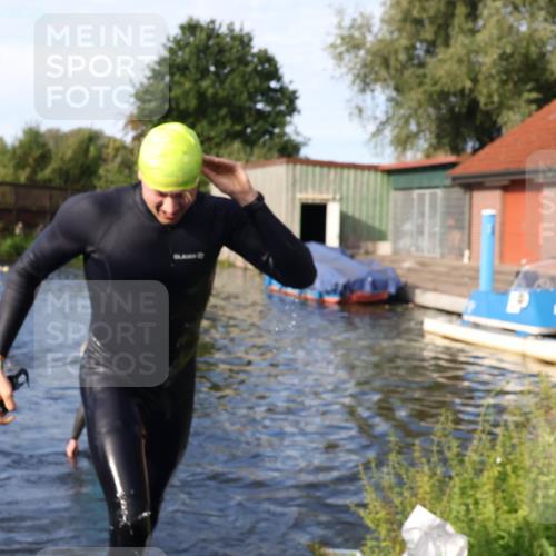 31.08.2025 - Elbe Triathlon Hamburg Luisa Fischer http://msf.ph/oto/8675821 31.08.2025 09:00:59 Schwimmen 414, 514 meine-sportfotos.de