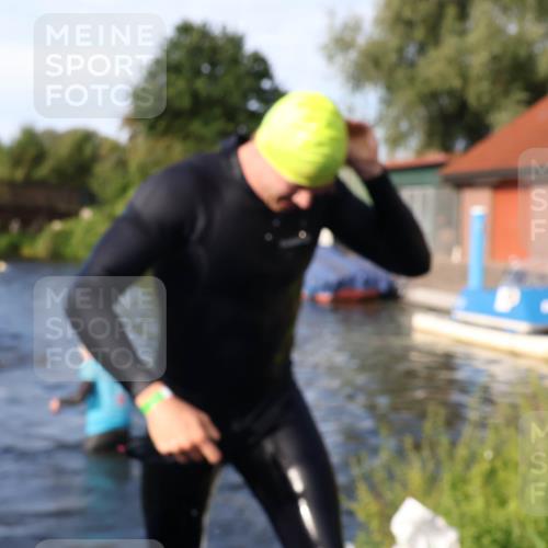 31.08.2025 - Elbe Triathlon Hamburg Luisa Fischer http://msf.ph/oto/8675823 31.08.2025 09:00:59 Schwimmen 414, 514 meine-sportfotos.de