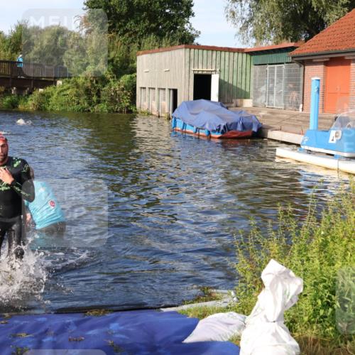 31.08.2025 - Elbe Triathlon Hamburg Luisa Fischer http://msf.ph/oto/8675832 31.08.2025 09:01:06 Schwimmen 471, 514 meine-sportfotos.de