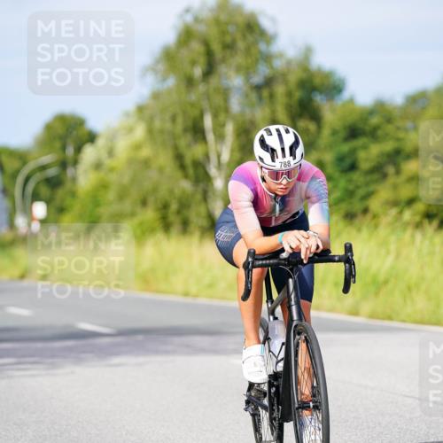 31.08.2025 - Elbe Triathlon Hamburg Michael Burmester http://msf.ph/oto/8675833 31.08.2025 10:21:42 Radfahren 736, 764, 766, 788, 895, 900, 907, 933 meine-sportfotos.de