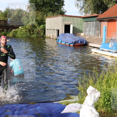 31.08.2025 - Elbe Triathlon Hamburg Luisa Fischer http://msf.ph/oto/8675834 31.08.2025 09:01:06 Schwimmen 471, 514 meine-sportfotos.de